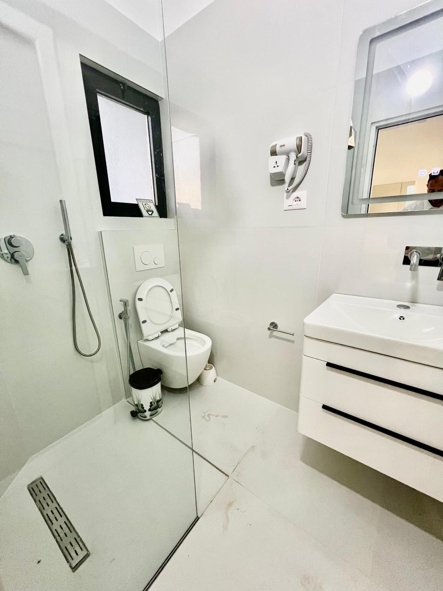 Hotel Vip Bujari Εξαμίλιο Εξωτερικό φωτογραφία